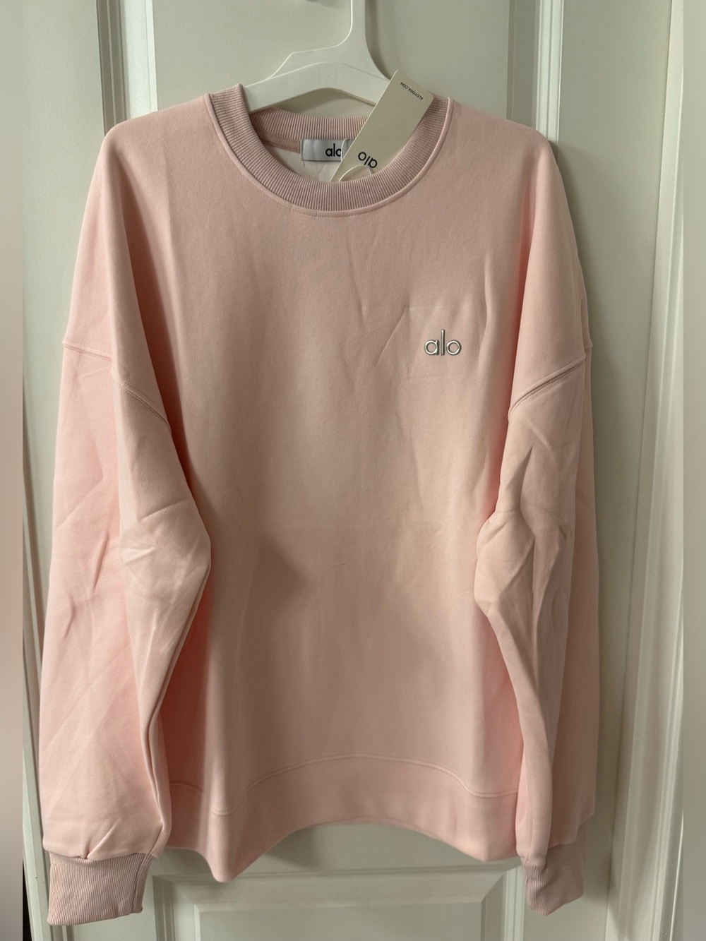 ALO Yoga Light Pink Accolade crew neck Pullover & jogger pant coord